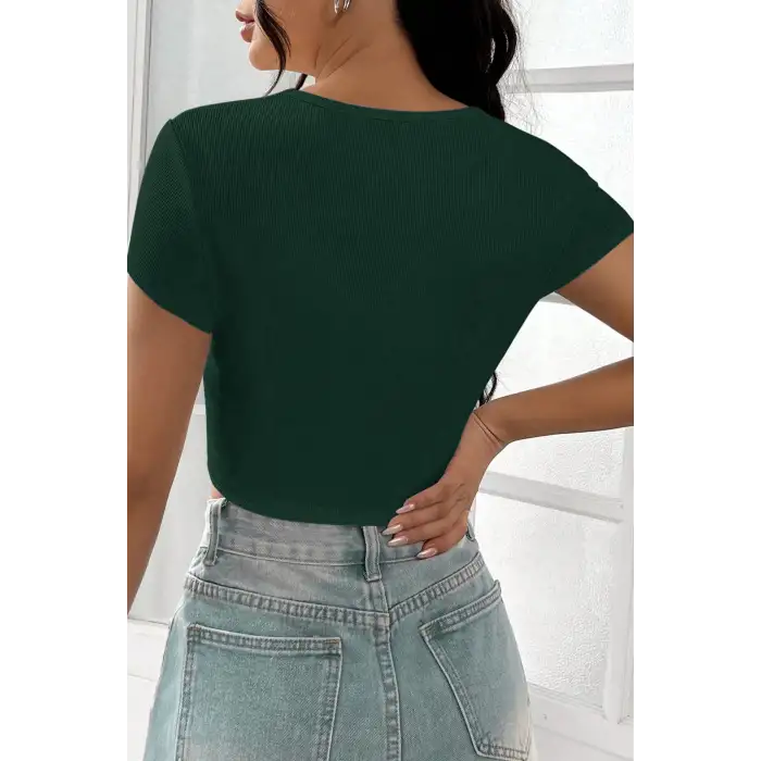 Kadın Yeşil Yarım Kol Düz Yaka Crop Top Bluz – Şık, Rahat ve Kolay Kombinlenebilir
