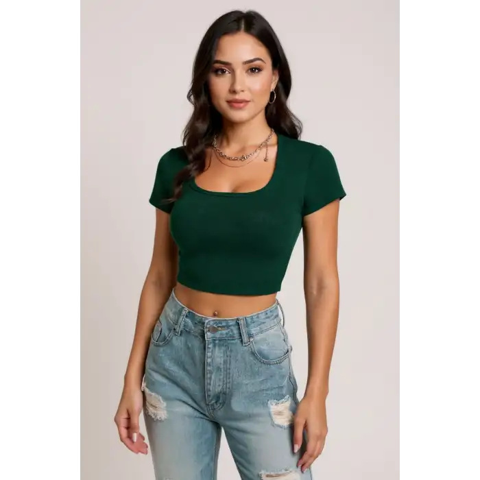 Kadın Yeşil Yarım Kol Düz Yaka Crop Top Bluz – Şık, Rahat ve Kolay Kombinlenebilir