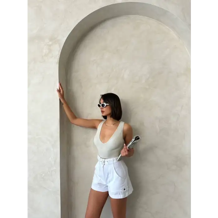 Kemer detaylı gabardin şort beyaz s25289