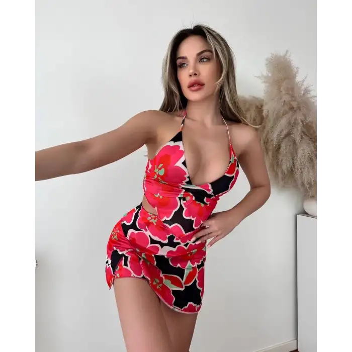 Kırmızı desenli alt üst takım