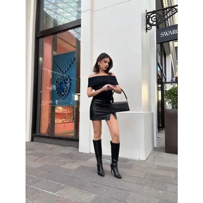 Madonna yaka sıfır kol bluz