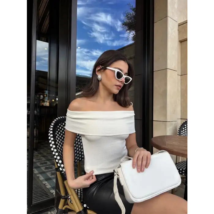 Madonna yaka sıfır kol bluz