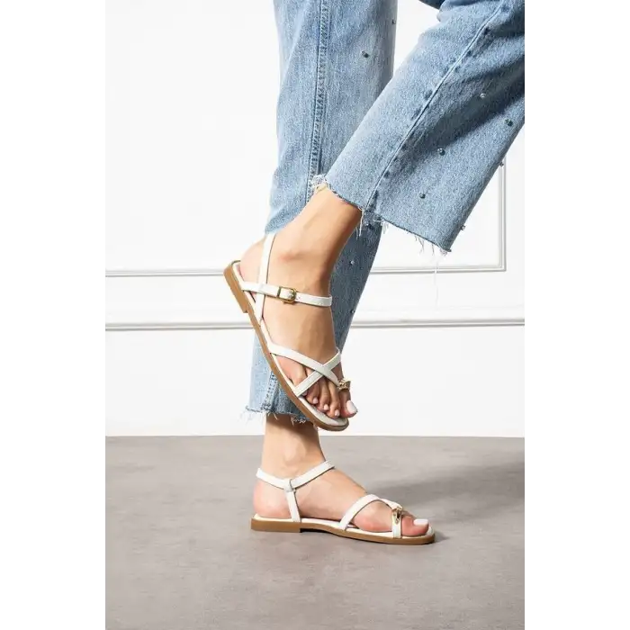 Nordi Beyaz Cilt Kemerli Sandalet