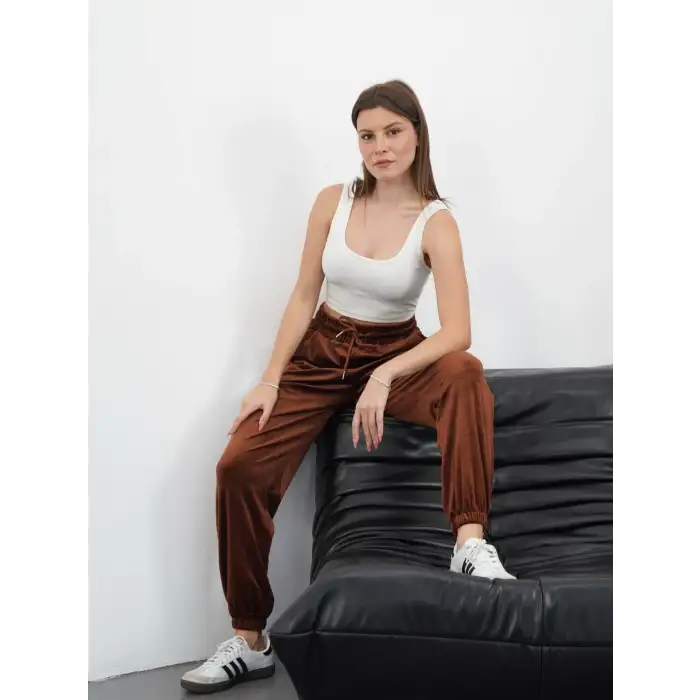 Paça lastikli kadife eşofman kahve md34