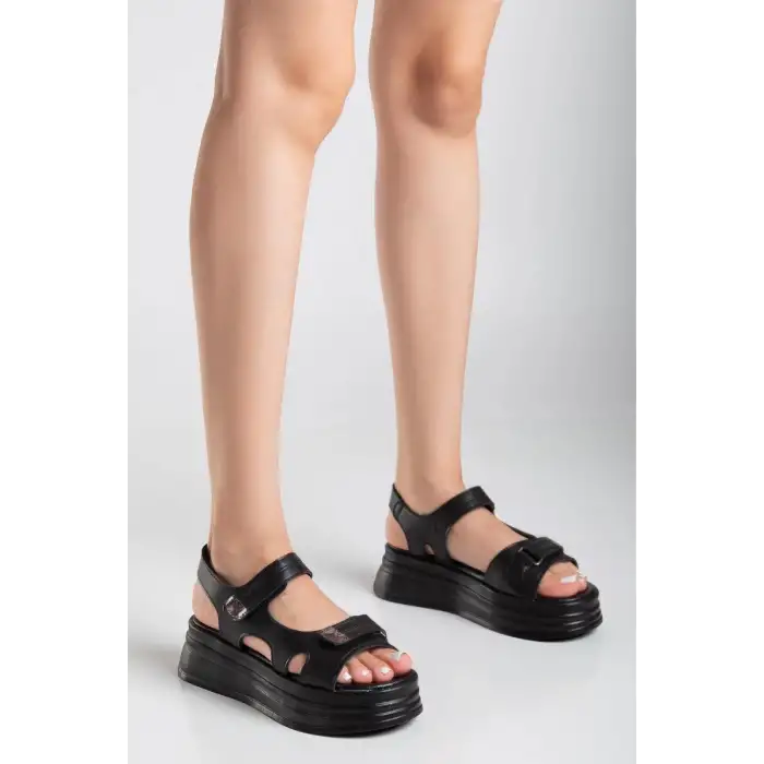 Saide Siyah Cilt Cırt Cırtlı Sandalet