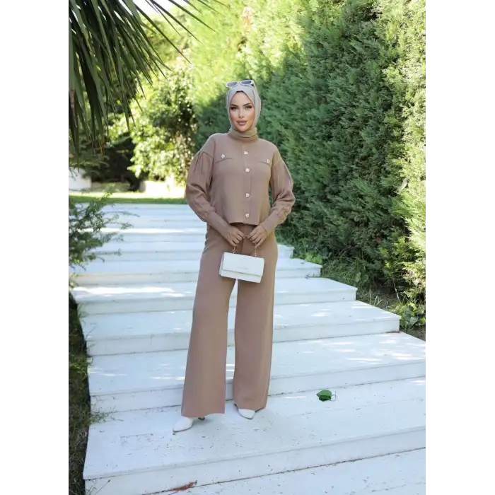 Taş düğmeli ikili triko takım vizon