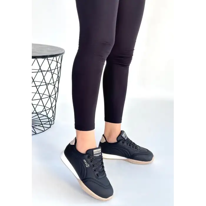 Tawen Siyah Cilt Bej Tabanlı Bağcıklı Spor Ayakkabı