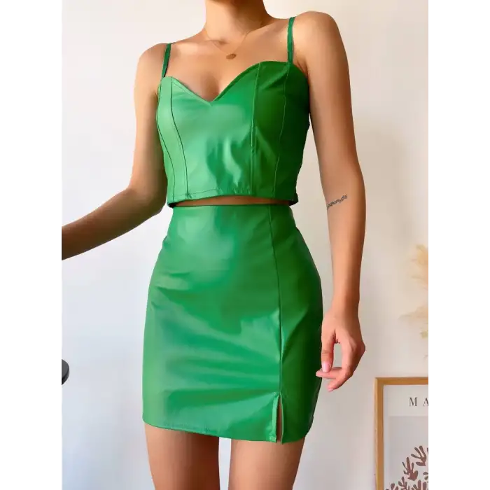 Tek yırtmaçlı arkadan fermuarlı deri etek yeşil s24475