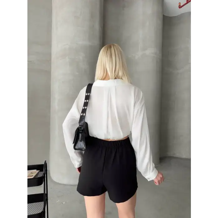 Tek yırtmajlı şort etek