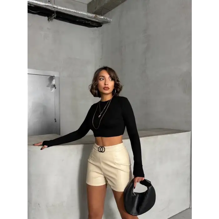 Tokalı deri şort h24444