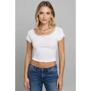 Kadın Beyaz Normal Kalıp Dantel Detalı Ince Askılı Oyuk Yaka Atlet – Modern ve Şık Tasarım