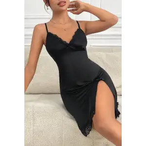 Kadın Siyah Dantelli Fiyonklu ve Yırtmaçlı Şık Gecelik – Modern ve Şık Tasarım