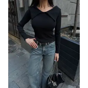 Kelebek yaka uzun kol bluz siyah