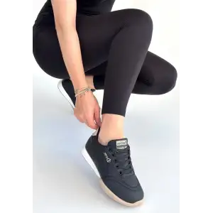 Tawen Siyah Cilt Bej Tabanlı Bağcıklı Spor Ayakkabı