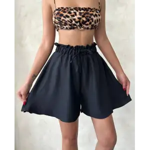 Volanlı keten şort siyah s255058