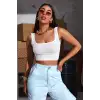 Kadın Beyaz Kalın Askılı Crop Top Büstiyer – Modern ve Şık Tasarım