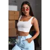 Kadın Beyaz Kalın Askılı Crop Top Büstiyer – Modern ve Şık Tasarım