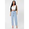 Kadın Beyaz Kare Yaka Crop Top Bluz – Şık, Rahat ve Kolay Kombinlenebilir