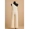 Kadın Beyaz Tek Omuzlu Şık Bluz & Geniş Paça Pantolon İkili Takım
