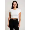 Kadın Beyaz Yuvarlak Yaka Yarım Kol Crop Top Bluz