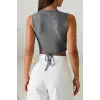 Kadın Gri Çapraz Bağlamalı Crop Top Büstiyer – Modern ve Şık Tasarım