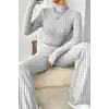 Kadın Gri Çizgili Boğazlı Crop Top ve Yüksek Bel Pantolon Takım