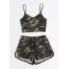 Kadın Kamuflaj Desenli Askılı Crop Top ve Şortlu Gecelik Takım – Modern, Konforlu ve Günlük Kombinlere Uygun