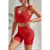 Kadın Kırmızı Kalın Askılı Yüksek Bel Şortlu Gecelik Takımı – Modern, Konforlu ve Günlük Kombinlere Uygun