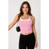 Kadın Pembe Beyaz Çift Renk Çapraz Askılı Crop Top Bluz – Şık, Rahat ve Kolay Kombinlenebilir