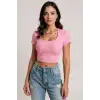 Kadın Pembe Yarım Kol Düz Yaka Crop Top Bluz – Şık, Rahat ve Kolay Kombinlenebilir
