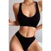 Kadın Siyah Desteksiz Seamless Tangalı İç Çamaşır Takımı – Modern, Konforlu