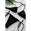 Kadın Siyah Yandan Bağlamalı Tangalı Üçgen Bikini Mayo Takımı – Modern, Konforlu ve Günlük Kombinlere Uygun