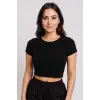 Kadın Siyah Yuvarlak Yaka Yarım Kol Crop Top Bluz – Şık, Rahat ve Kolay Kombinlenebilir