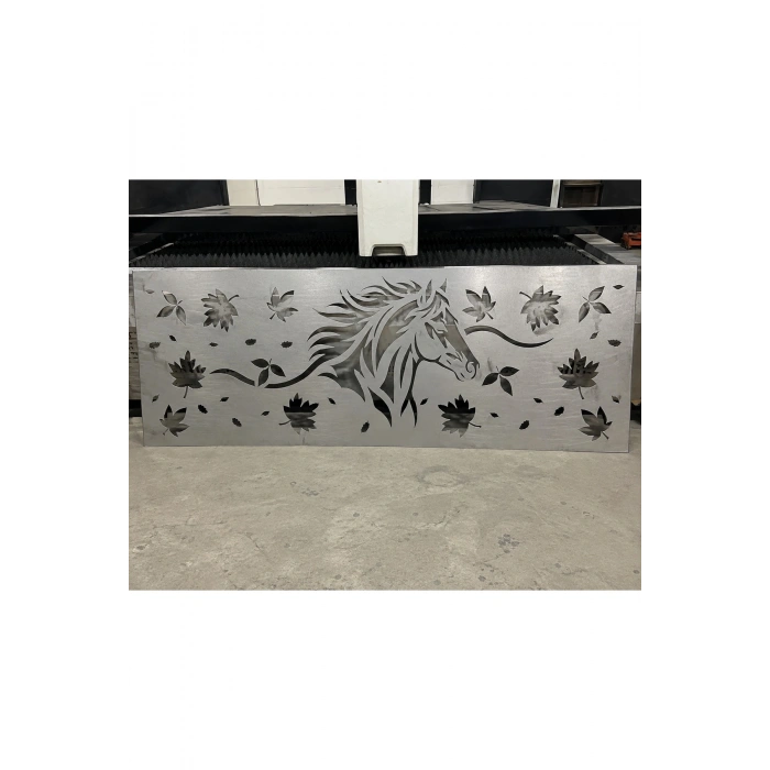 LAZER KESİM AT VE YAPRAK FİGÜRLÜ METAL KORKULUK - Ahşap Profil veya Demir Profil Arasına Çit Paneli (199,5x62 cm) - Ham Sac ÜRÜN BOYASIZDIR!