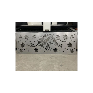 LAZER KESİM AT VE YAPRAK FİGÜRLÜ METAL KORKULUK - Ahşap Profil veya Demir Profil Arasına Çit Paneli (199,5x62 cm) - Ham Sac ÜRÜN BOYASIZDIR!