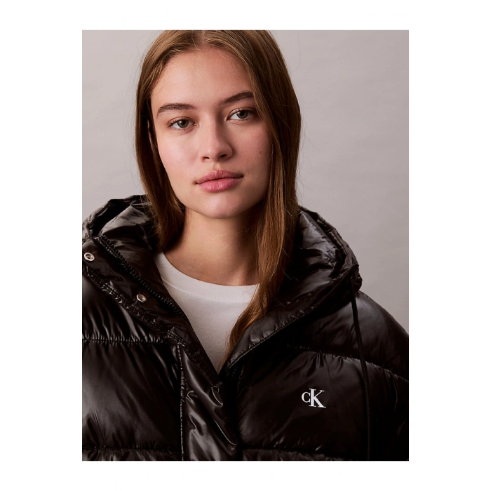 Kadın Marka Logolu Fermuar Ve Kapüşon Detaylı Şık Görünüşlü Kışlık Kullanıma Uygun Siya