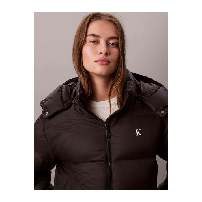 Kadın Marka Logolu Fermuar Ve Kapüşon Detaylı Şık Görünüşlü Kışlık Kullanıma Uygun Siya