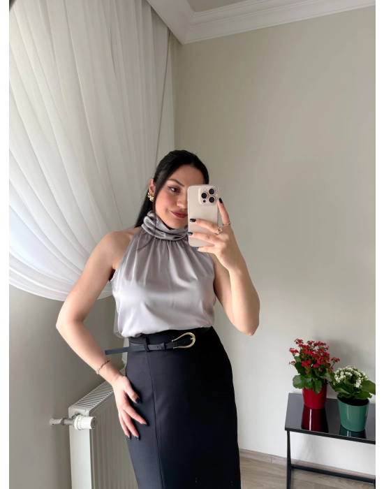 Boğazlı Kolsuz Bluz Gri