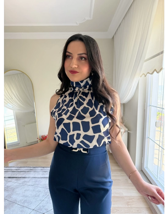 Boğazlı Kolsuz Emprime Bluz Mavi