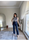 Boğazlı Kolsuz Emprime Bluz Mavi