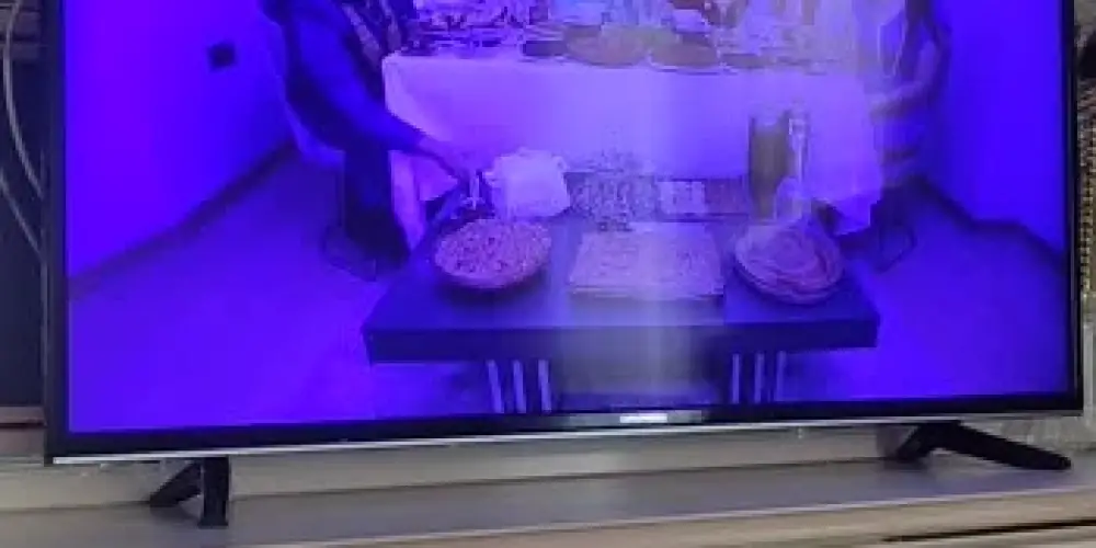 TELEVİZYONUM MAVİ VEYA MOR GİBİ GÖSTERİYOR NEDENDİR?