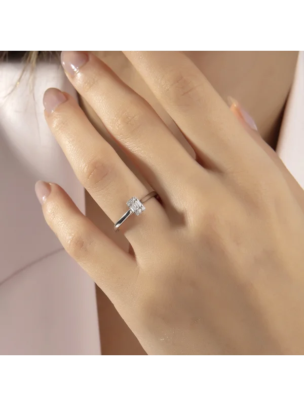 0.14 Ct F SI 2.30 gr 14 K JWD Pırlanta Baget Yüzük