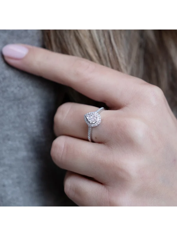 0,28 CT F-G / SI Pırlanta Damla Yüzük