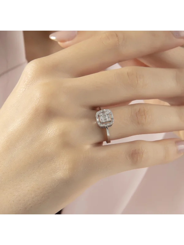 0.28 Ct F SI 2.49 gr 14 K JWD Pırlanta Baget Yüzük