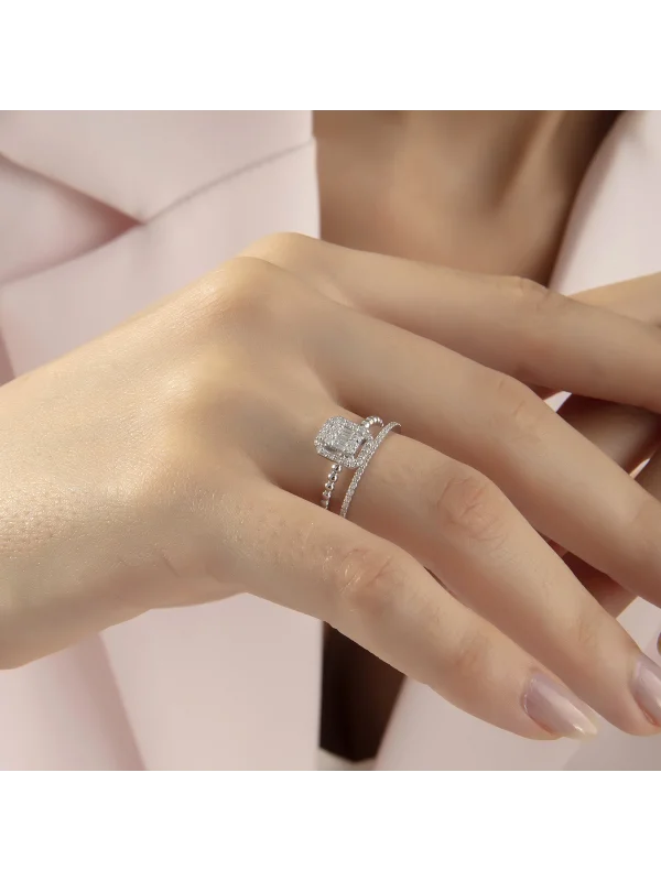 0.28 Ct F SI 3.27 gr 14 K JWD Pırlanta Baget Yüzük