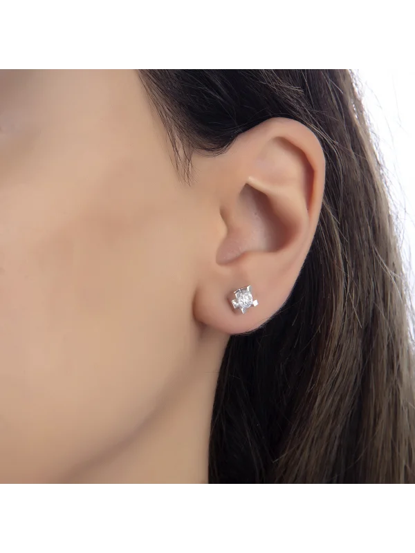 0.38 Ct F SI 1.47 gr 14 K JWD Pırlanta Tek Taş Küpe