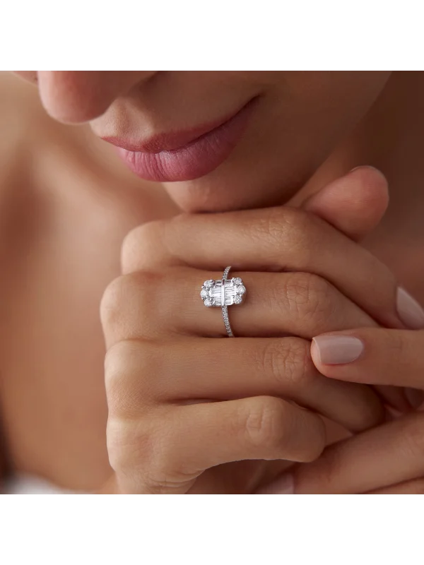 0.47 Ct F SI Pırlanta Baget Yüzük