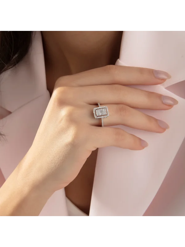 0.50 Ct F SI 3.93 gr 14 K JWD Pırlanta Baget Yüzük