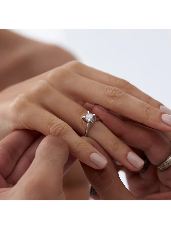 0,52 Ct F SI Pırlanta Tektaş Yüzük