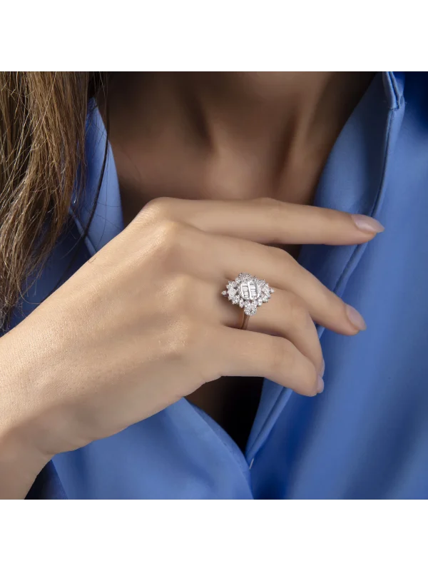 0.59 Ct F SI 3.98 gr 14 K JWD Pırlanta Baget Yüzük